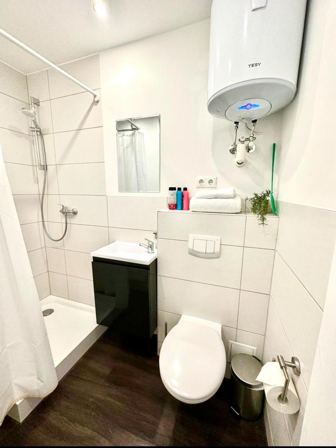 Zentrales Apartment Mit Terrasse Brema Zewnętrze zdjęcie